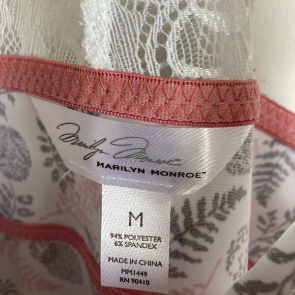 Marilyn Monroe nightgown - Picture 6 of 6